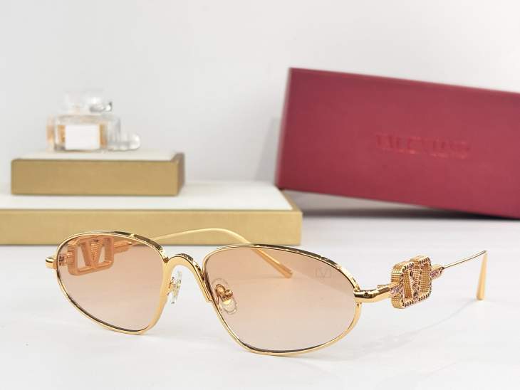 Picture of Valentino Sunglasses _SKUfw75760486fw